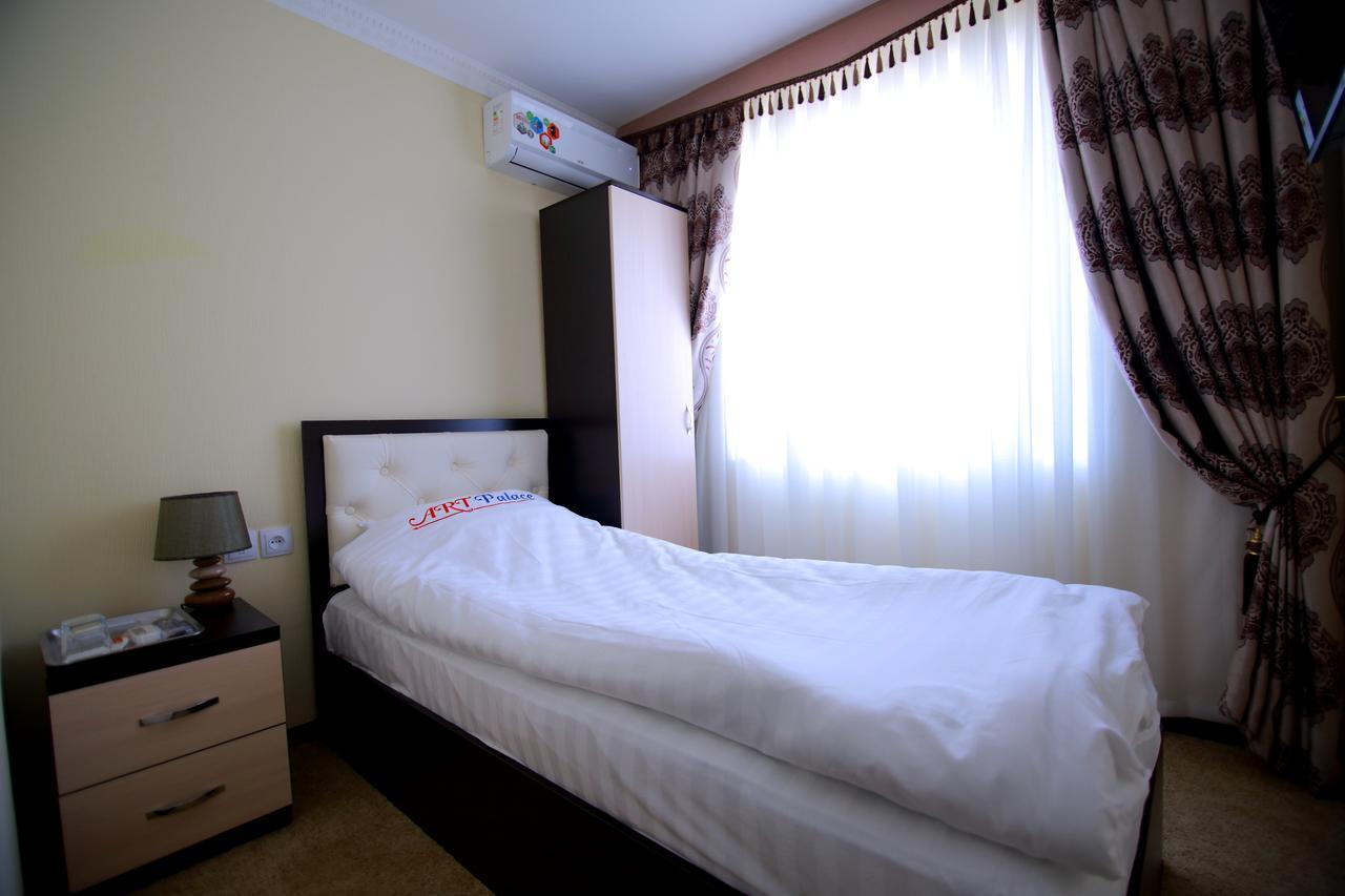 Hotel Art Palace Tashkent Esterno foto